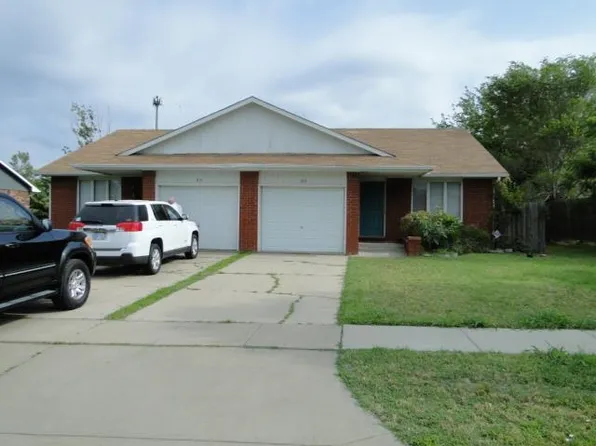 373 N Country Acres Ave #371, Wichita, KS 67212