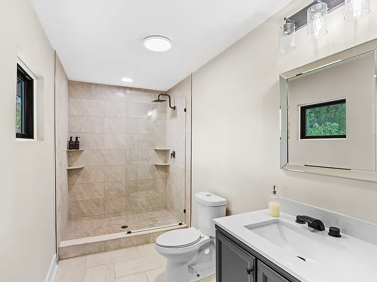 1306 E Gonzalez St #C — Photo 6