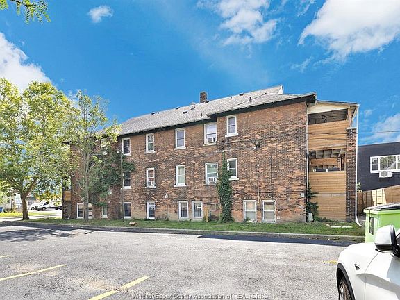 3rd image of 561 Parent Ave
