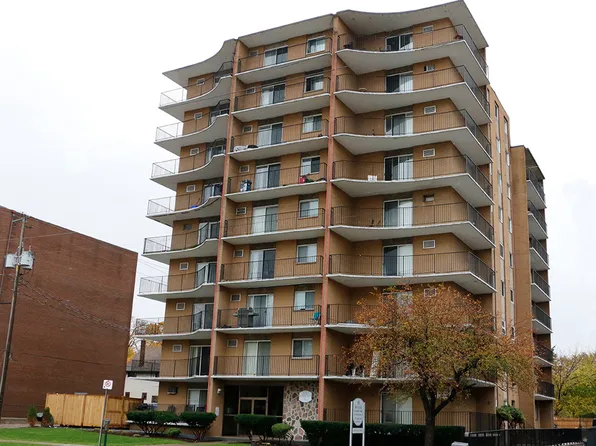 2255 University Ave W, Windsor, ON N9B 1E6