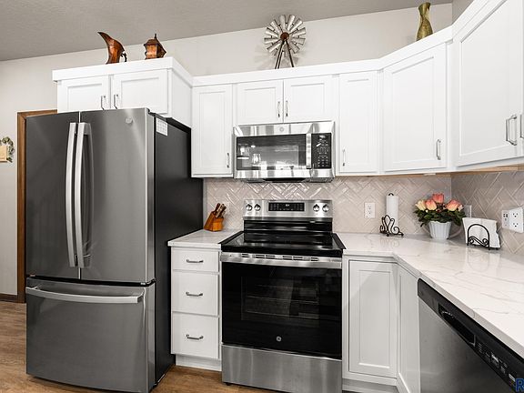 3rd image of 2406 E Cama Pl