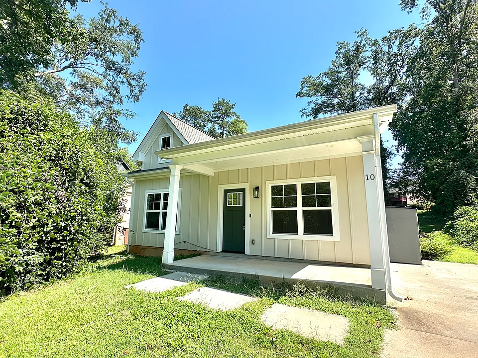 10 Plum Dr