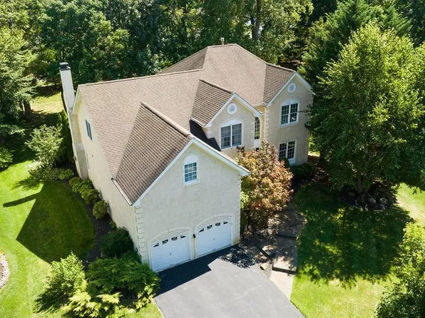 3821 Forest Hill Dr, Furlong, PA 18925