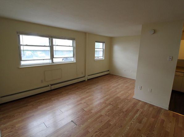 33 Burnside Ave APT B7