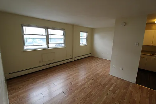 33 Burnside Ave Photo 1