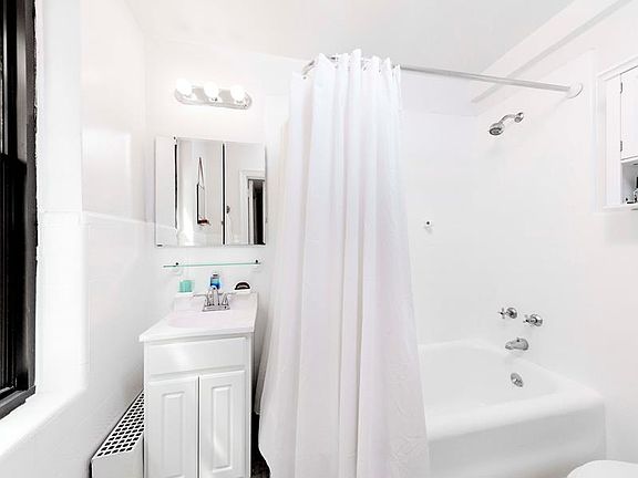 5th image of 7 Park Ave APT 2C
