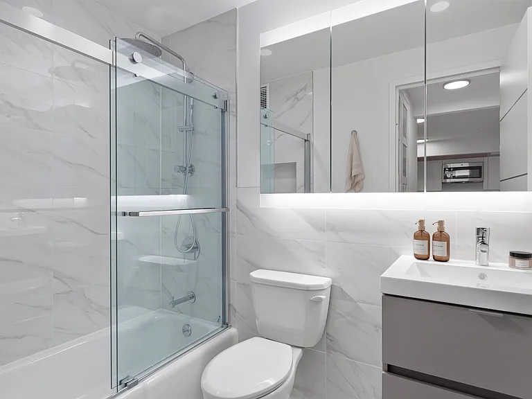 225 Rector Pl #3D — Photo 5