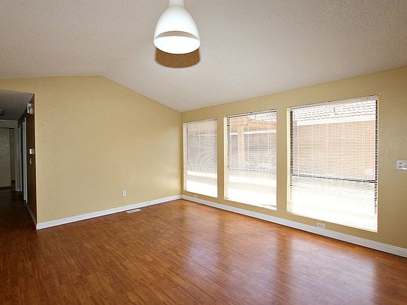 5th image of 1827 Home Ter