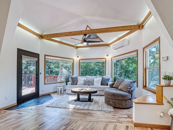2nd image of 2577 Moon Mountain Dr