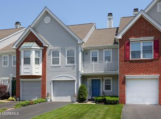 3 Oxford Rd #328, Holmdel, NJ 07733
