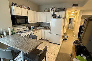 190 L St #2A