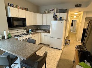 190 L St #2A, Boston, MA 02127