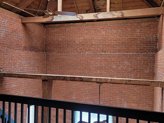 2nd image of 222 Williams St E #0