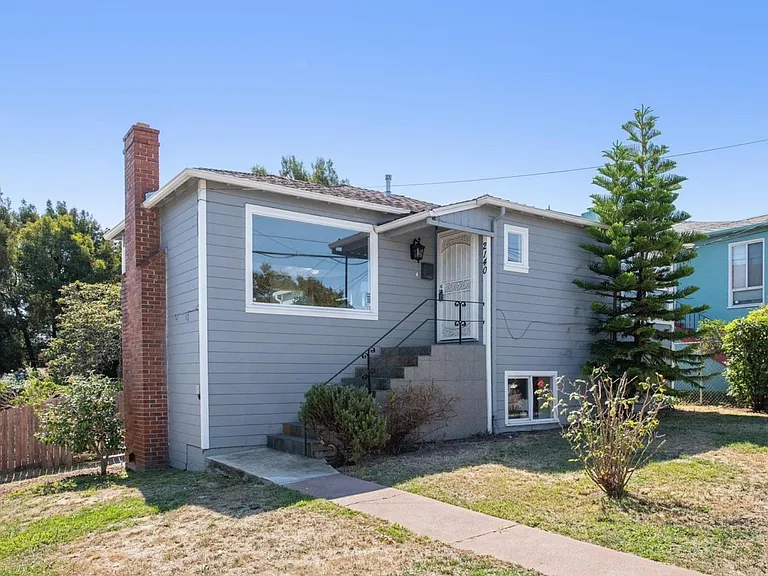 2140 7th Ave — Photo 38