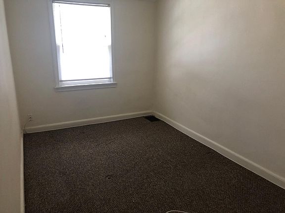 4th image of 2706 W 6th St #2