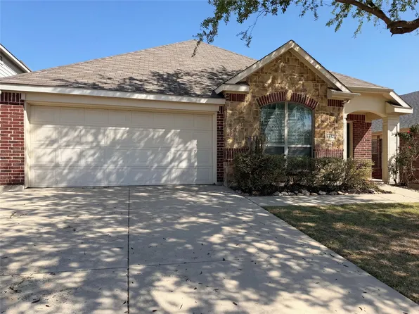 6452 Spring Ranch Dr, Fort Worth, TX 76179