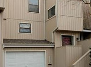 10827 Woodward St, Overland Park, KS 66210