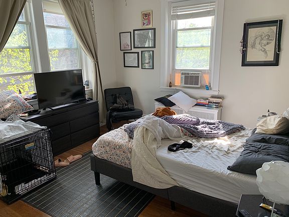 5th image of 46 Longwood Ave APT 4