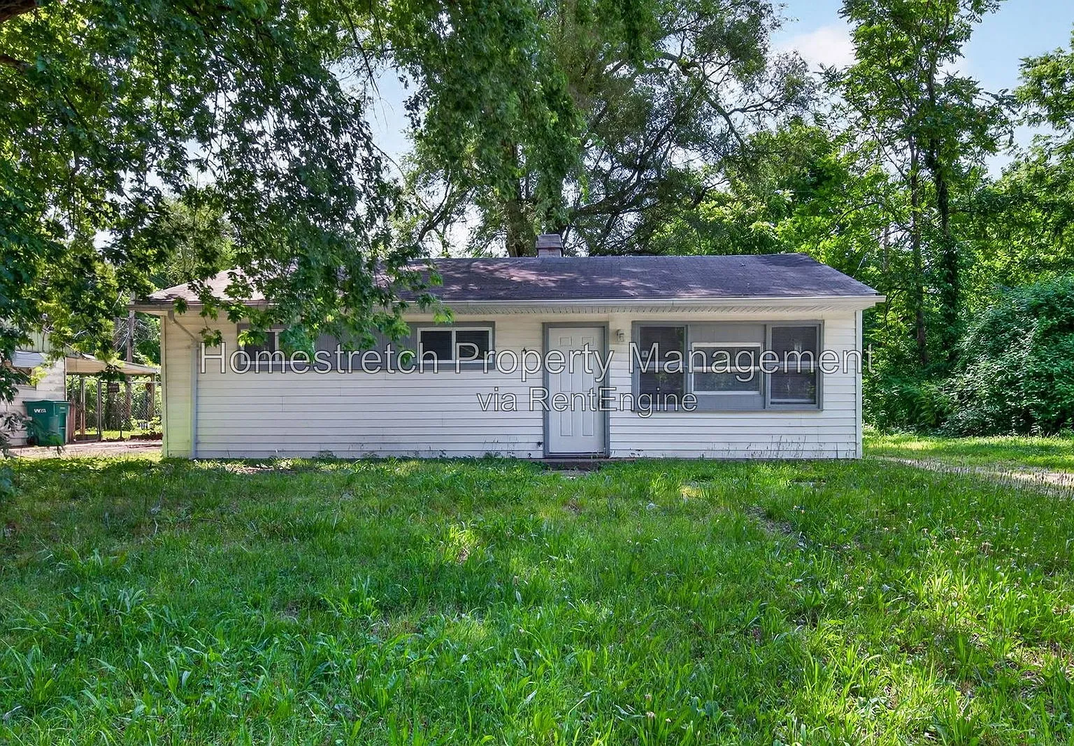3 bed, 1.0 bath, 925 sqft, $1,050 — Photo 1