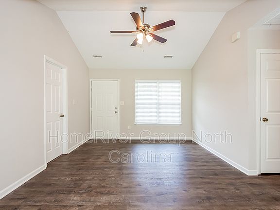 3rd image of 6504 Lynmont Dr