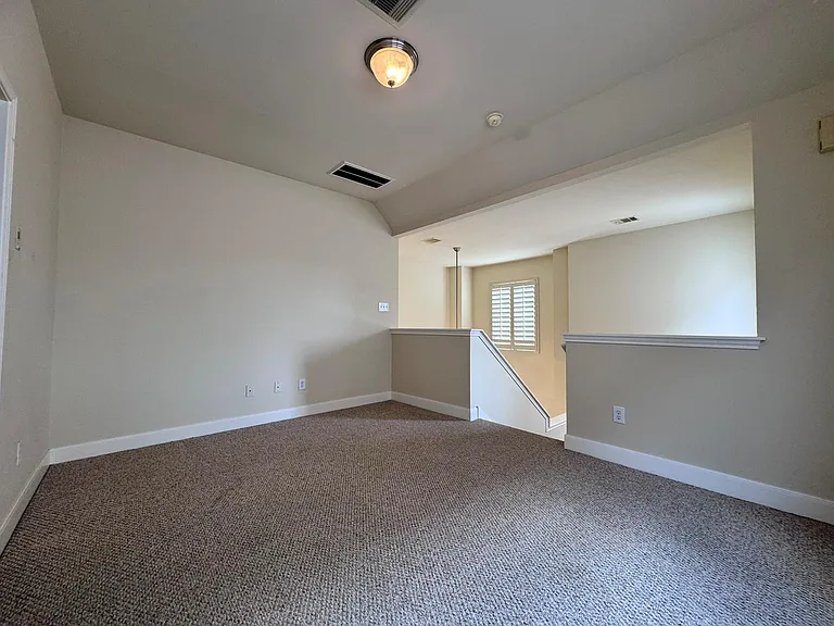2333 Ann St — Photo 22