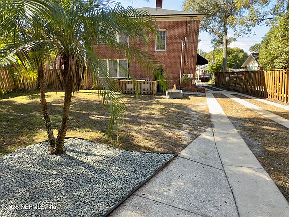 5th image of 1629 BELMONTE Avenue #1629-1631