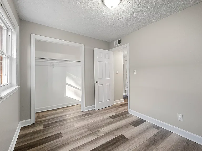 592 Cooper St SW #2 — Photo 13