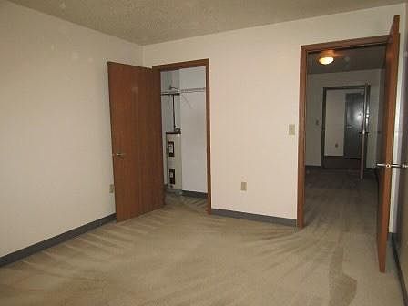 5th image of 617 W Elm St #16