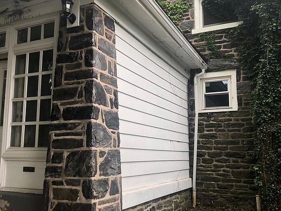 4th image of 5436 Woodcrest Ave
