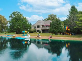557 E Red Pine Cir, Dousman, WI 53118