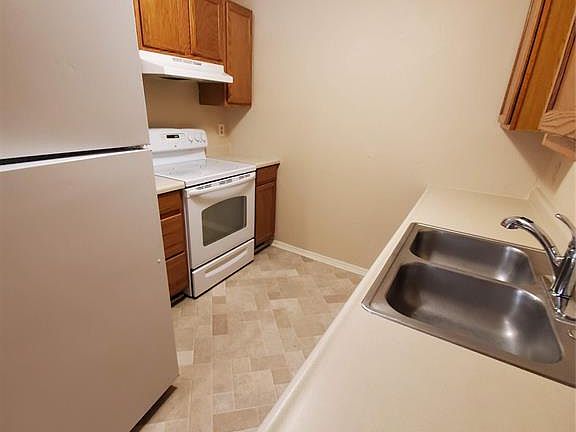 5th image of 611 N N St APT 2