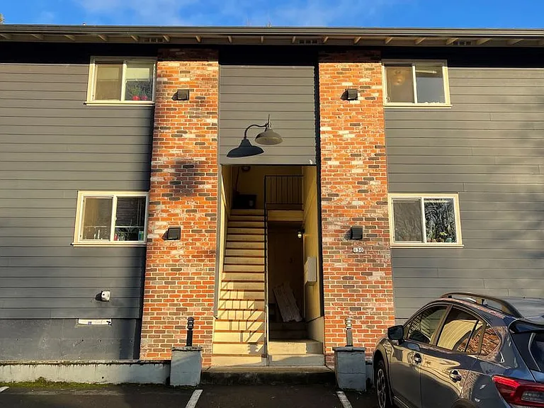 130 SE 30th Pl — Photo 9