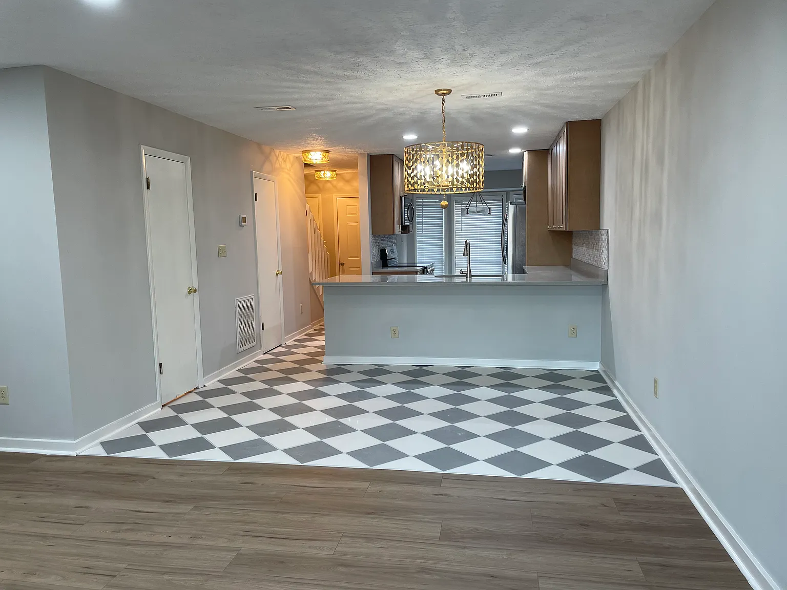 2 bed, 2.5 bath, 1187 sqft, $1,600 — Photo 3