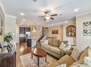 706 Water St, Webster, TX 77598