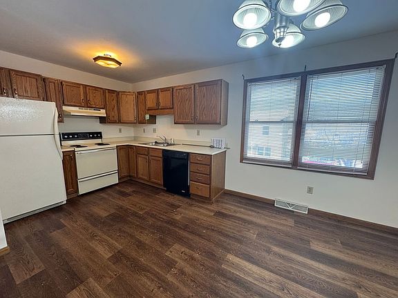 3rd image of 4024 Canterbury Dr