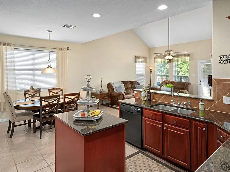 153 Crizer Ct — Photo 10
