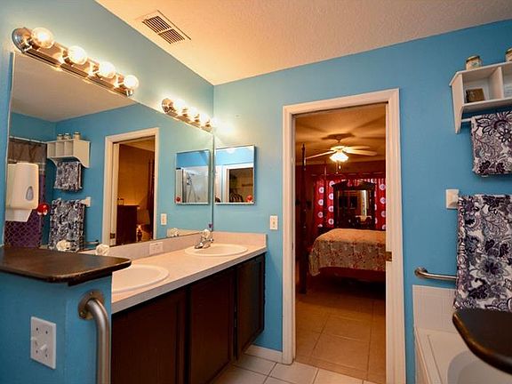 2nd image of 436 Berwick Cir
