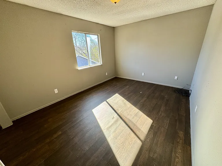 5113 Sierra - 3 — Photo 15