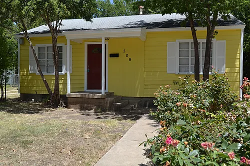 709 Northside Dr Photo 1