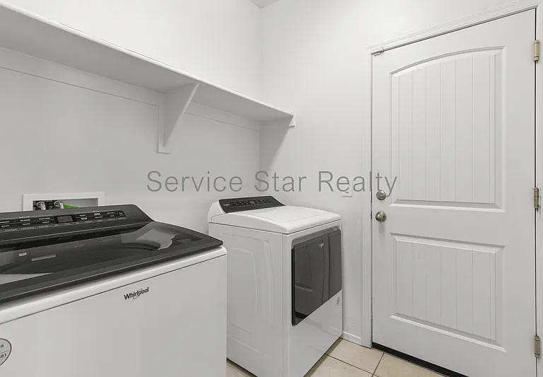 7309 S 12th Dr — Photo 11