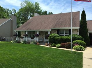 1515 Blakewood Ct, South Milwaukee, WI 53172