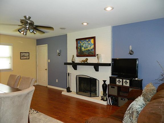 3rd image of 1401 Tuckahoe Park Dr
