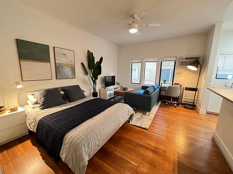 2050 Dracena Dr. — Photo 1