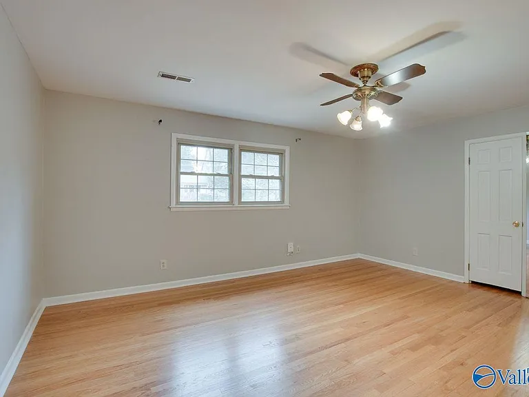 2700 Briarwood Dr SE — Photo 22