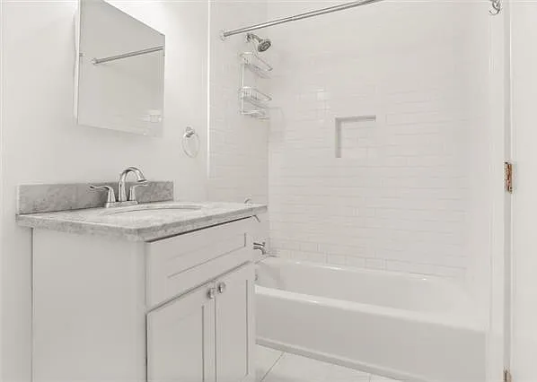 5249 Magazine St — Photo 16