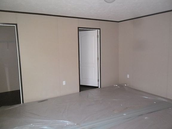 3rd image of 46108 Pleasant Dr