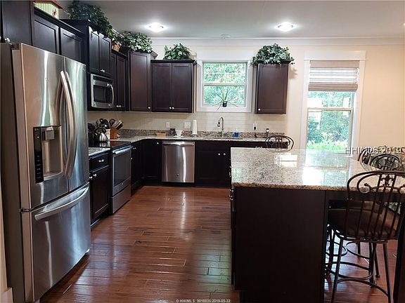 5th image of 32 Dewees Ln
