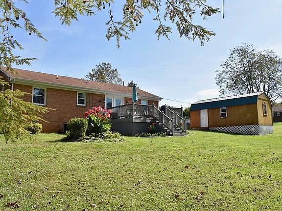4th image of 123 Troy Ln