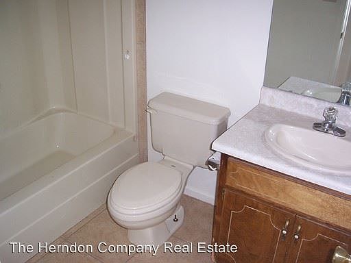 5th image of 3864 Manor Ct