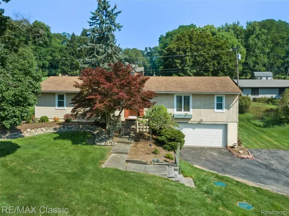 47850 Seven Mile Rd, Northville, MI 48167